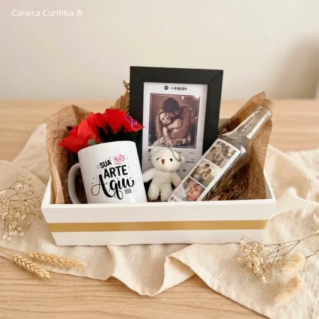 Kit Presente com Caneca, Garrafinha LED e Porta Retrato