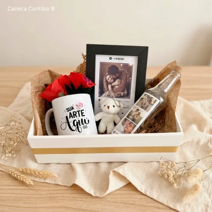 Kit Presente com Caneca, Garrafinha LED e Porta Retrato